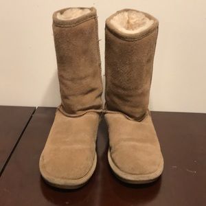 Beige boots